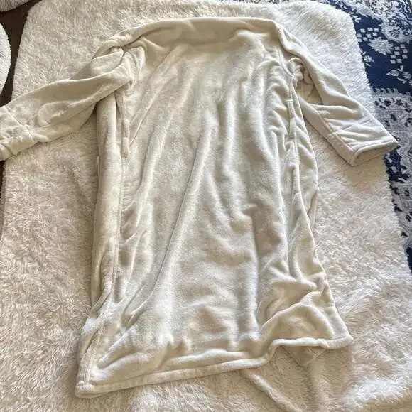 Disney Cruise Line Deluxe Plush Embroidered Spa Robe - Picture 4 of 4